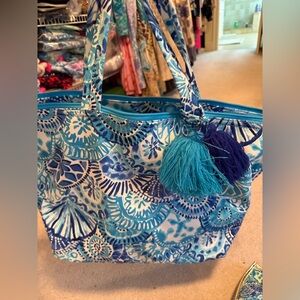 New! Lilly Pulitzer Zippered beach tote with tassels
